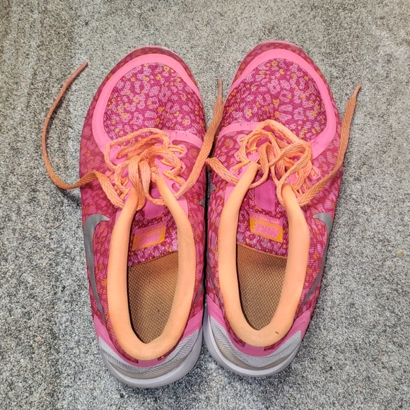 Nike Free 5.0 Pink and Orange Cheetah Size 7Y - Picture 2 of 7